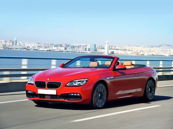 Dịch vụ thay Kính chắn gió xe BMW 650i tận nơi